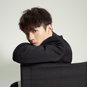 偷拍偷窥少女肏屄
